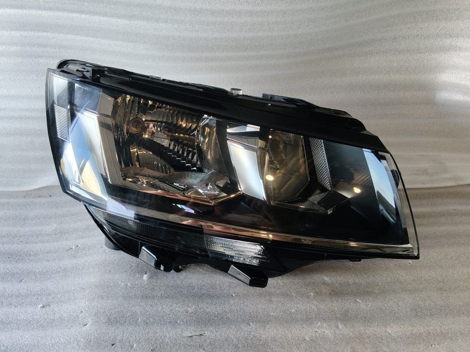 Lampa Przód VW T6 Prawa Transporter Lift Stan Idealny
