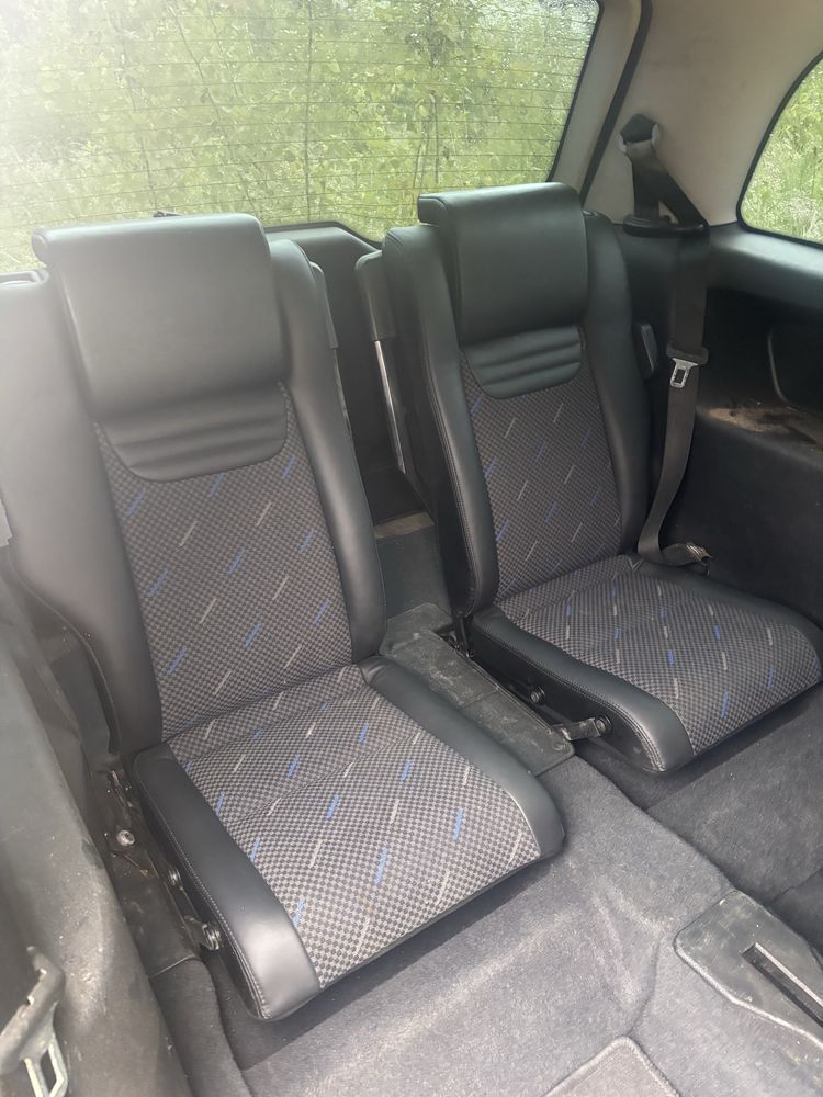 Fotele recaro opel zafira opc 3rzedy