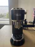 Ekspres De’Longhi Dedica EC685 – czarny