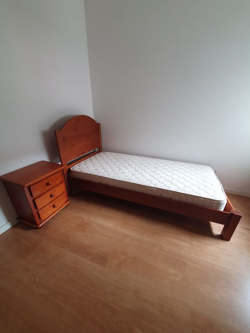 Cama de solteiro completa