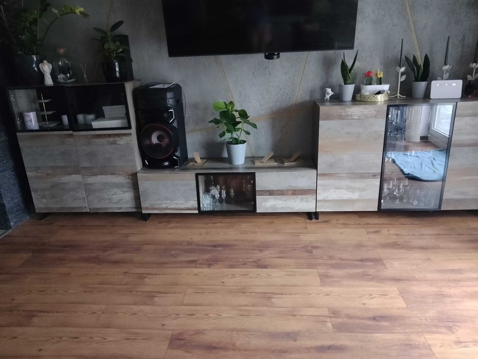 Sprzedam zestaw mebli