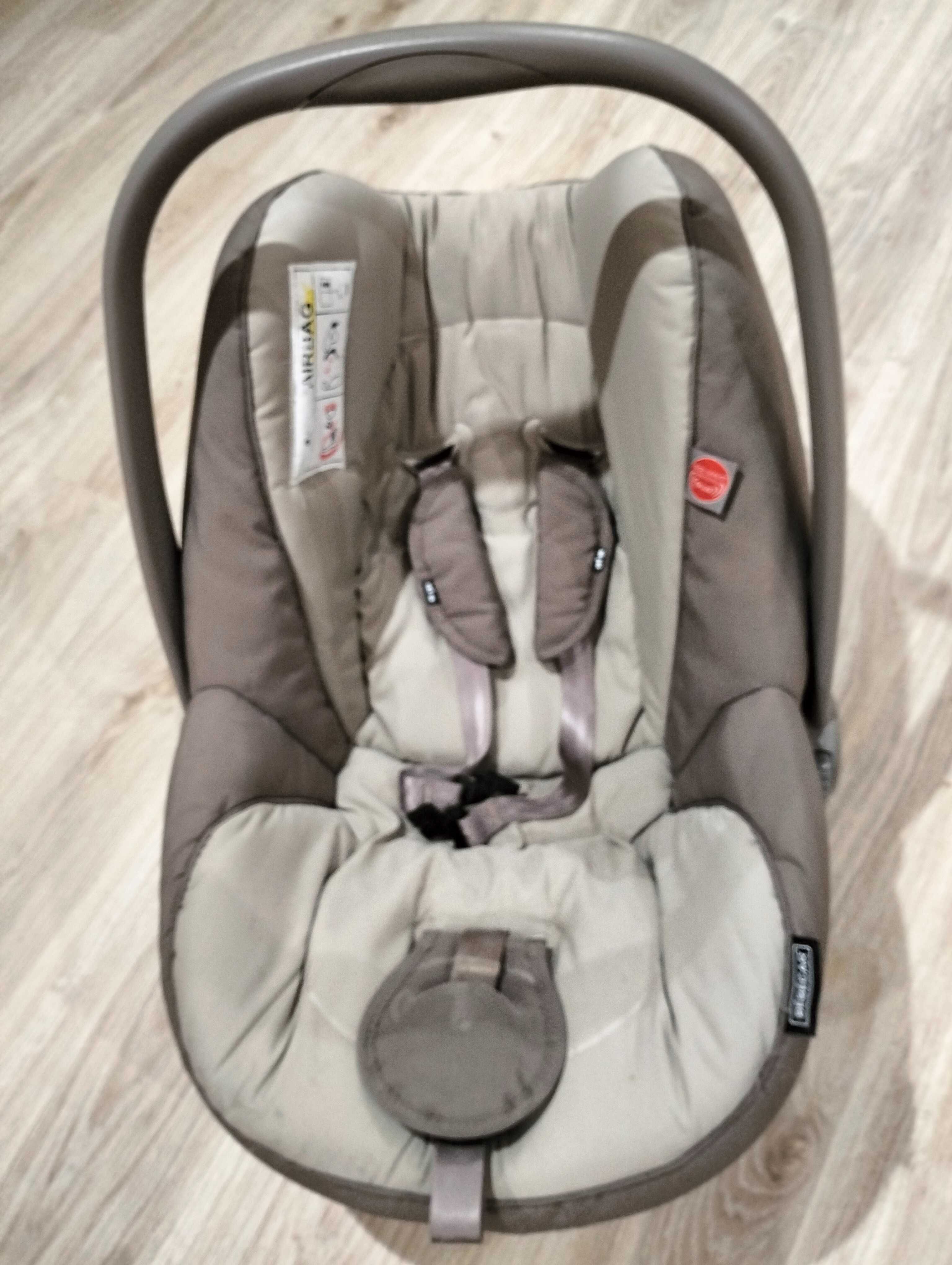 Cadeirinha OVO e Isofix Bébécar