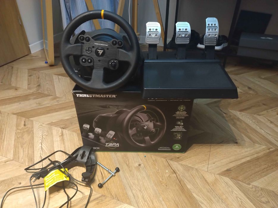 Kierownica Thrustmaster TX Leather Edition