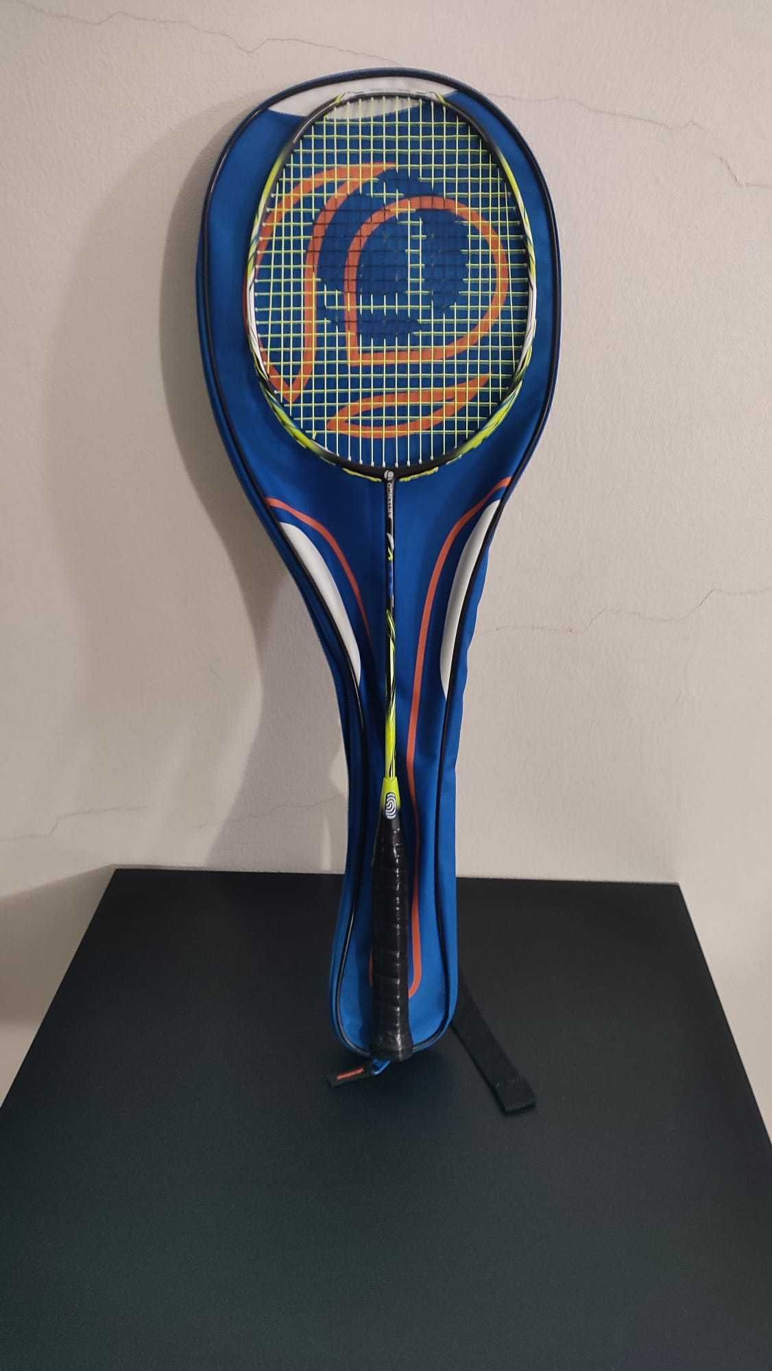 Raquete de Badminton Artengo BR900 Lite (c/saco de transporte)