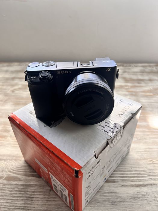 Sony A6100 E PZ 16-50mm F3.5-5.6 OSS