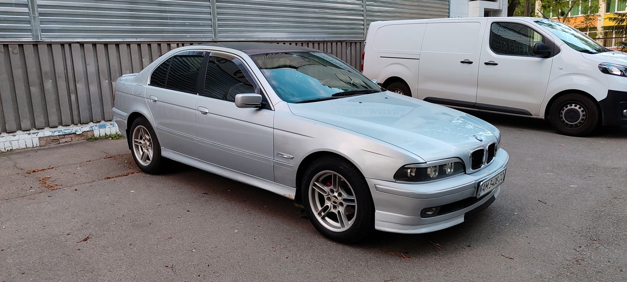BMW e39 525 tds продам