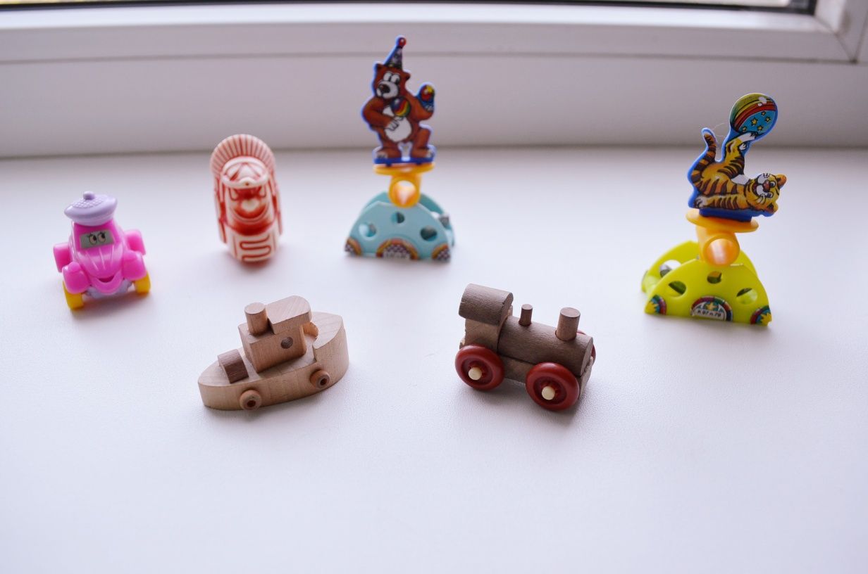 Іграшки Kinder surprise, кіндер (киндер) сюрприз