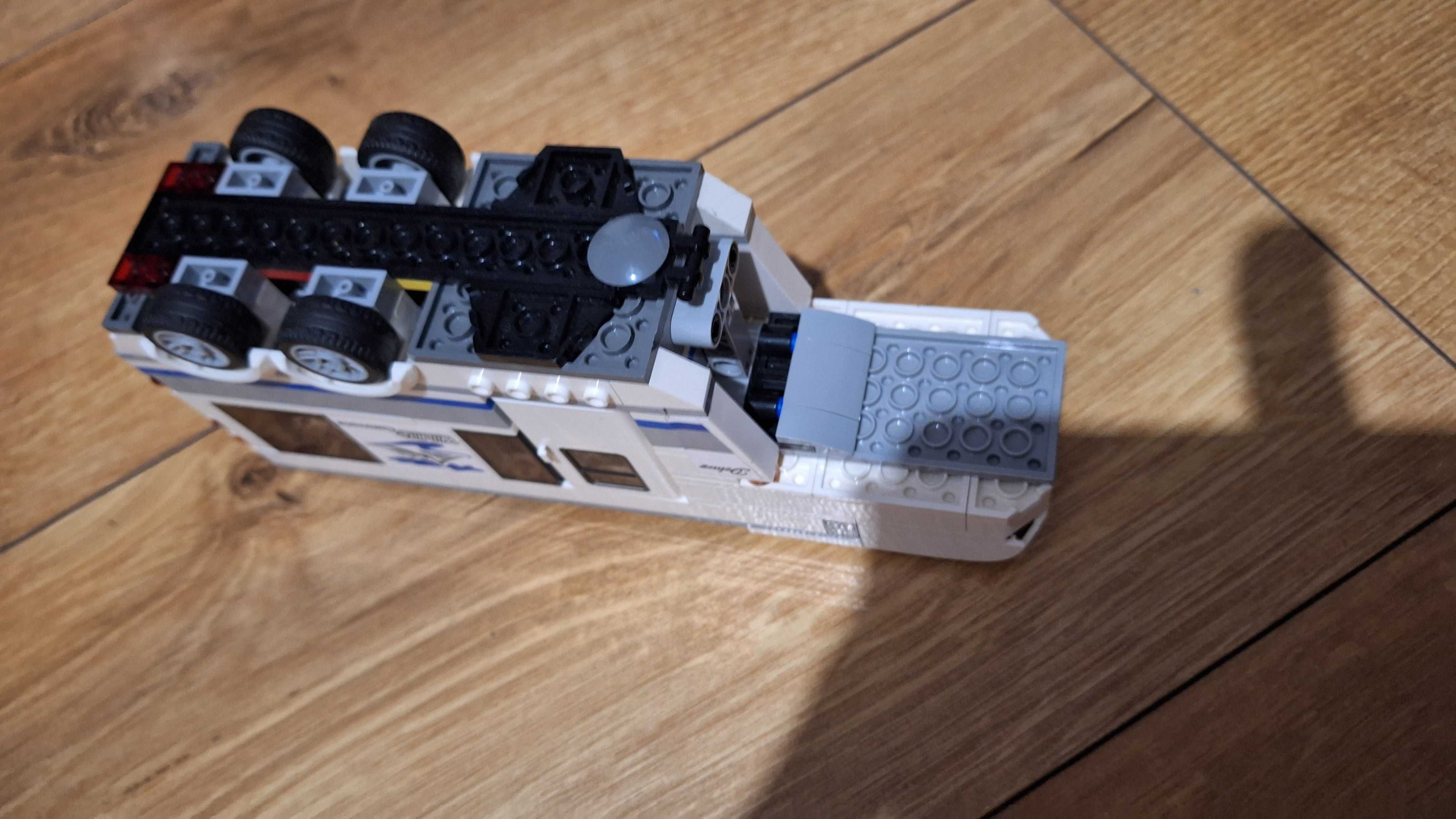 Lego ® Pickup z Przyczepą (60182) (Brak Auta i kilka części)