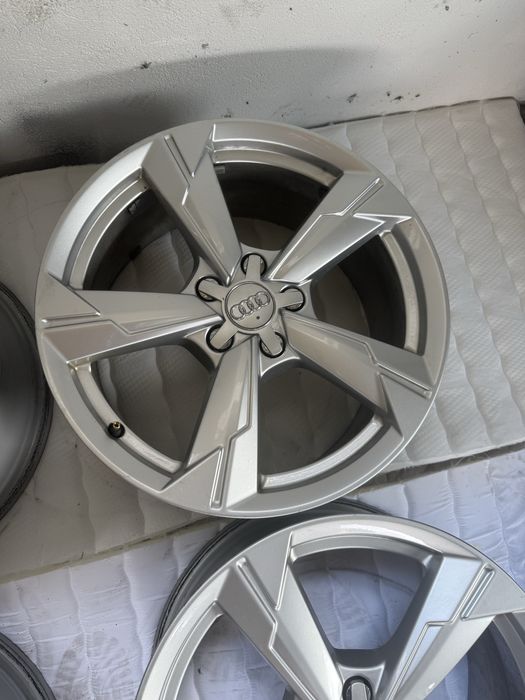 Felgi alumiowe Audi OE 4K0 ET 39 8jx18” 5x112 Audi A6