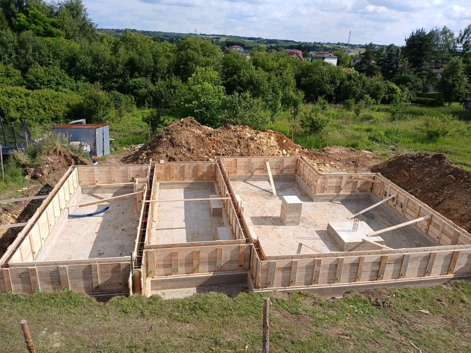 Budowa domów (usługi budowlane,płyty fundamentowe, murowanie ,dachy)