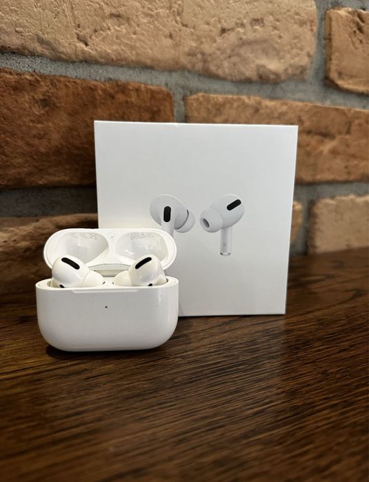 Etui ładujące airpods pro (1 generacji)