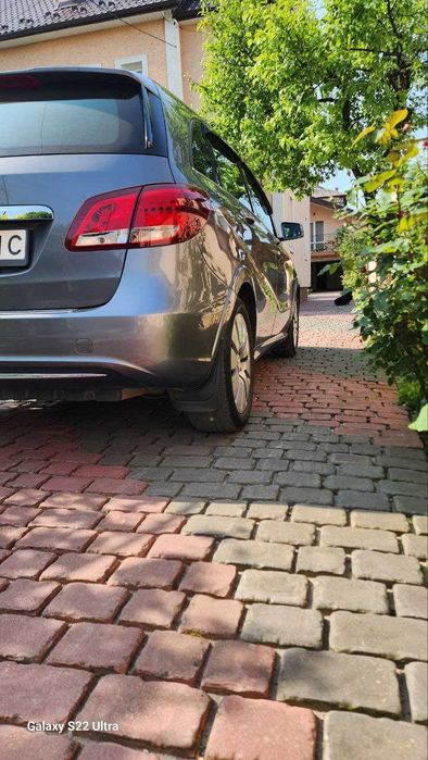 продам автомобіль MB 250e (електро)