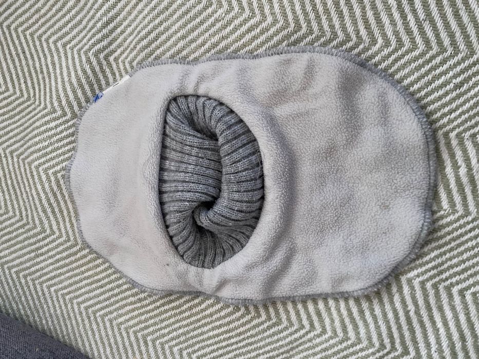 Konin na zimę szary w serduszka 1-2lata szalik