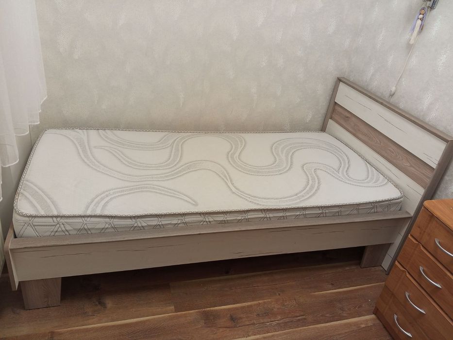 Ліжко односпальне