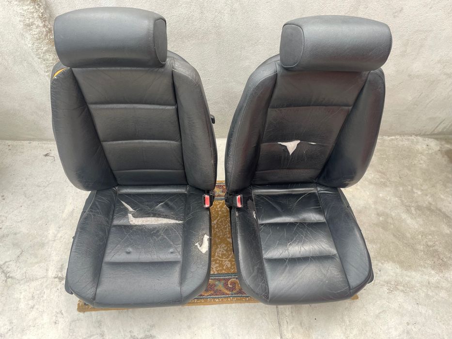Bancos em pele dianteiros BMW E36