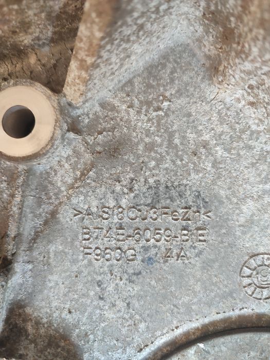 Ford Explorer 3.5 v6 2019 Передня кришка двигуна