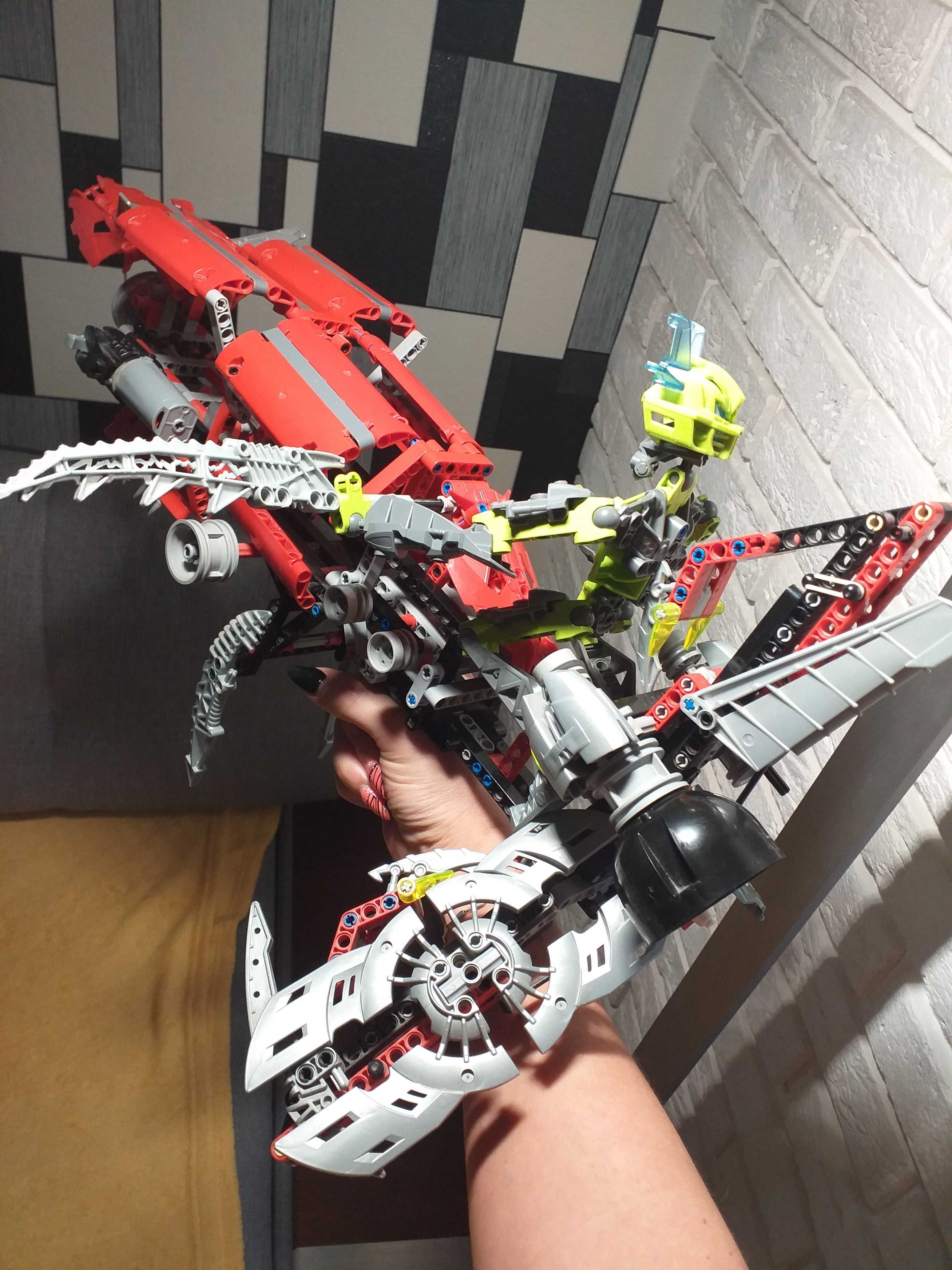 Lego Bionicl 8943 Axalara T9 UNIKAT dla kolekcjonerów stan b,dobry!