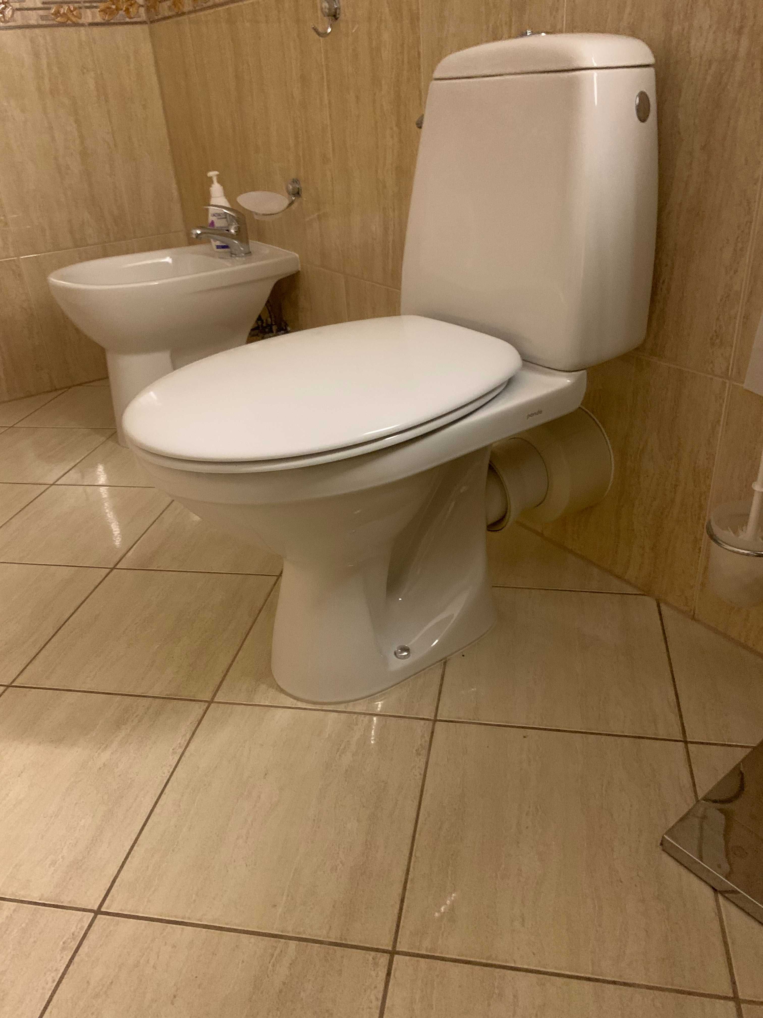 Kompakt wc kompletny.