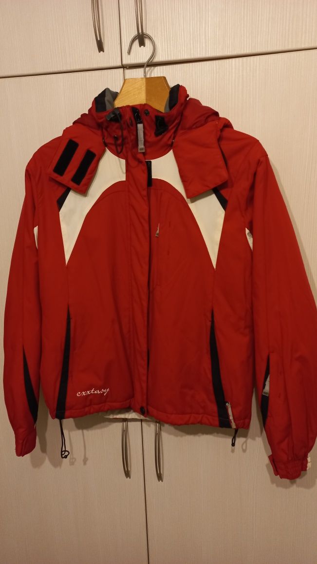 Лыжная куртка в идеальном состоянии 44-46 р