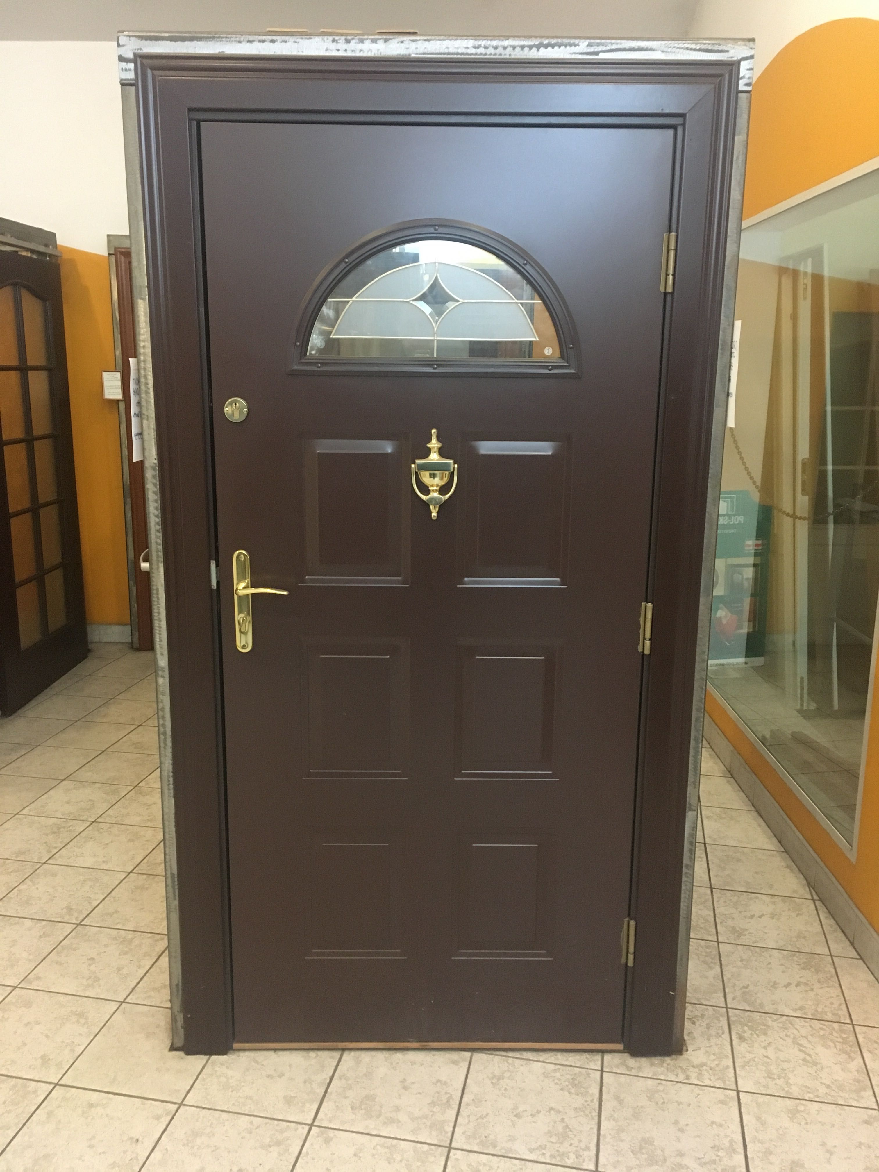 Drzwi zewnętrzne wejściowe metalowe brąz 90 prawe