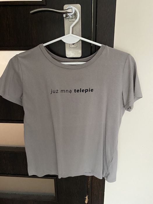 T-shirt z napisem