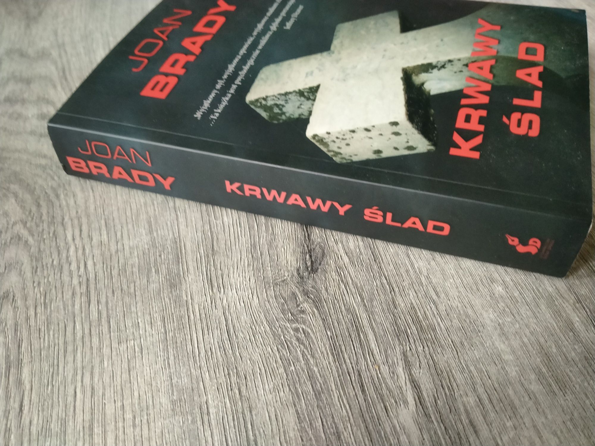 Joan Brady krwawy ślad