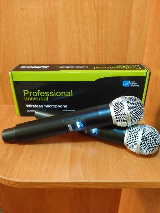 Радиомикрофоны 2шт на Новый год