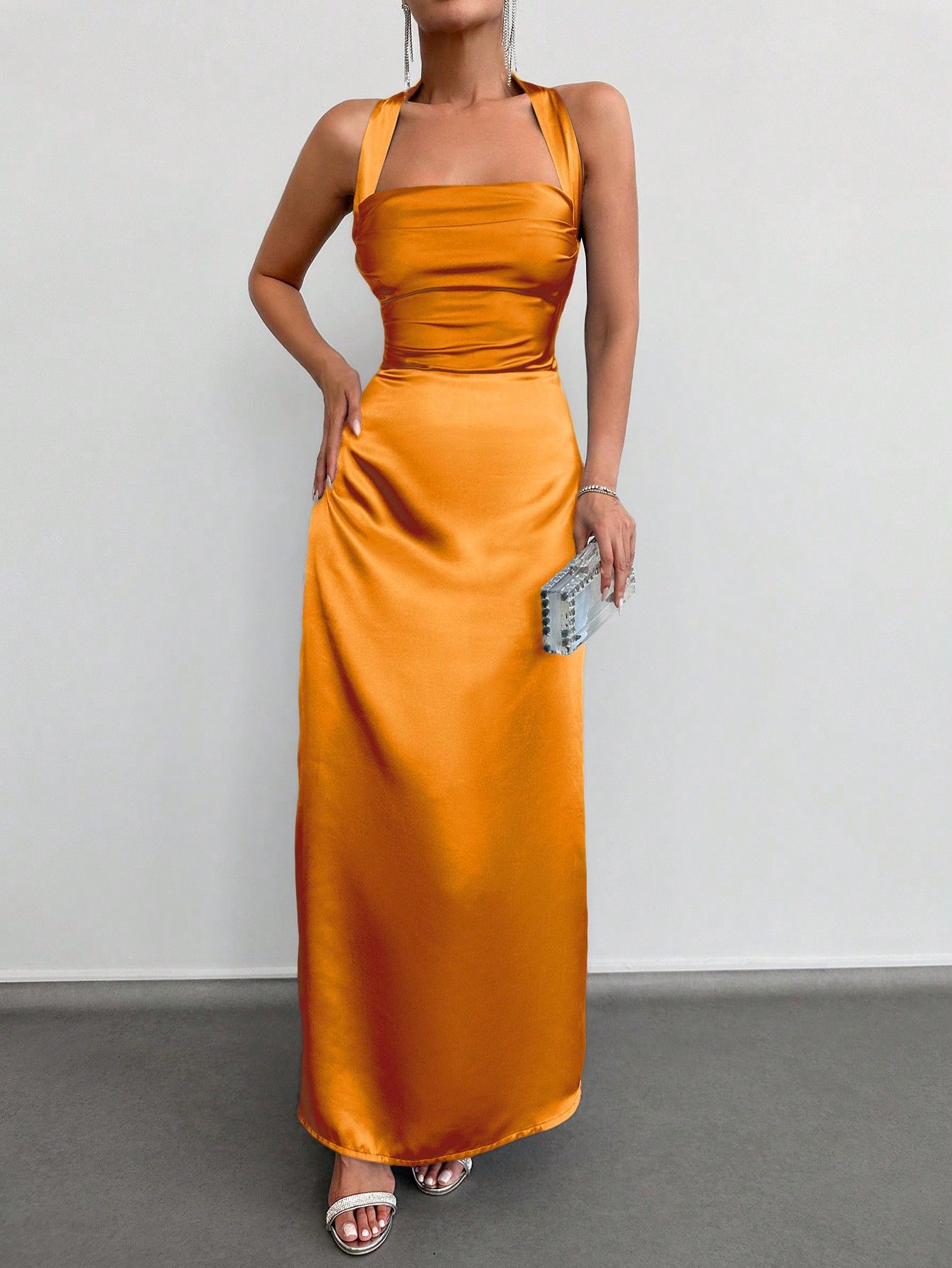 Sukienka Maxi Sexy Satynowa Z Odkrytymi Plecami Pomarańczowa Shein S