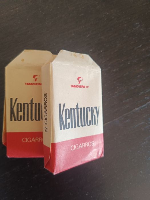 2 Pacotes de tabaco Kentucky - vazio