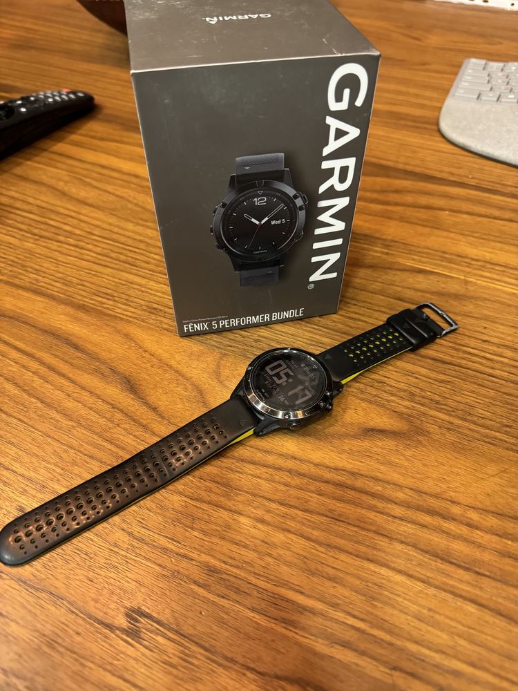 Часы Garmin fenix 5