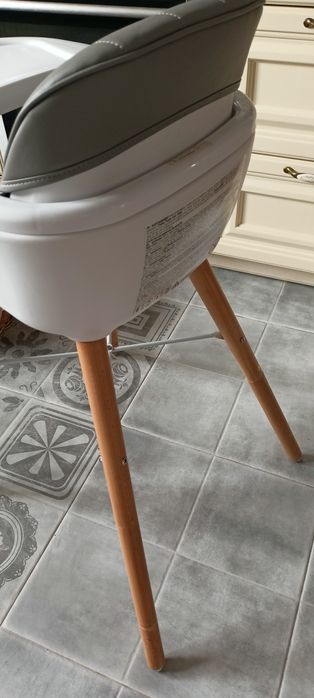 Kubełkowe krzesełko do karmienia