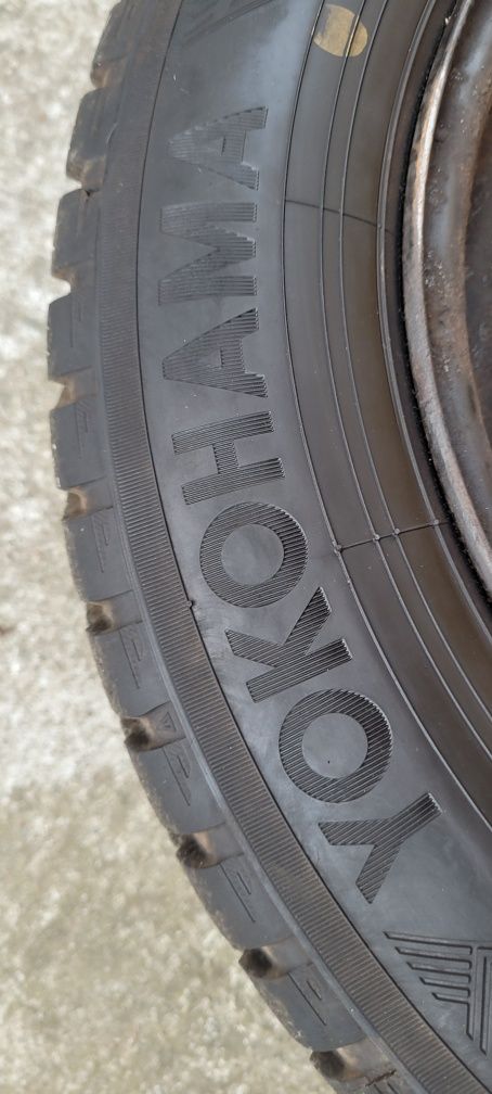 Koła Fiat 4x98 , opony wielosezonowe Yokohama 175/65 R14,