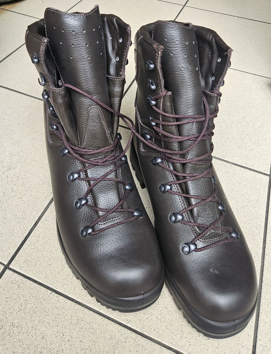 Buty 933A MON brązowe rozm.27