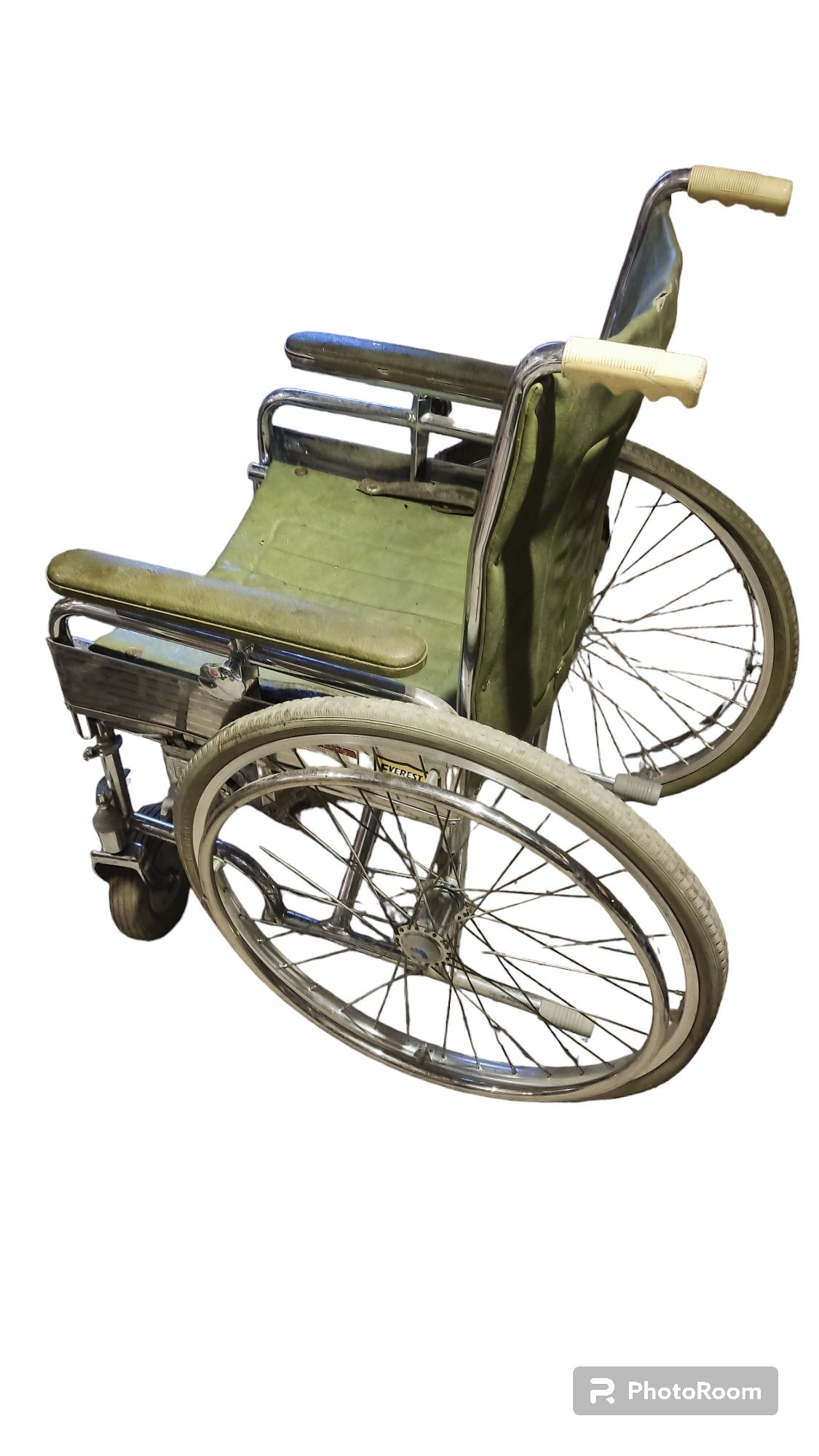 PRL Zabytkowy wózek inwalidzki + 2 zapasowe felgi + podnóżki SPRAWNY