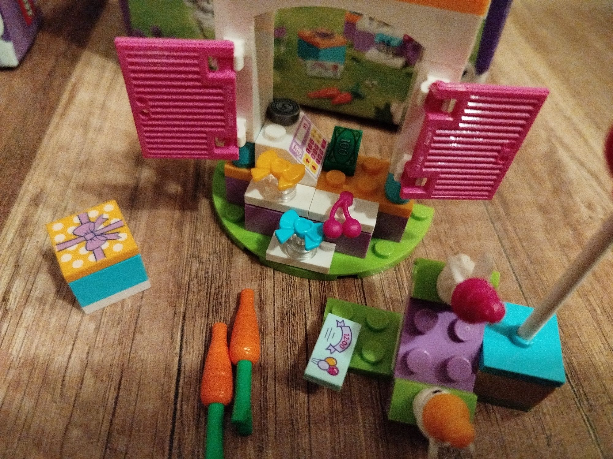 LEGO friends:imprezowe ciasta,imprezowa stylizacja,sklep z prezentami