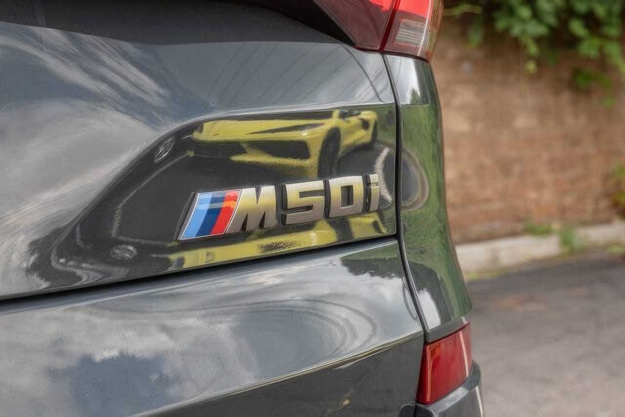 2021    BMW    X5