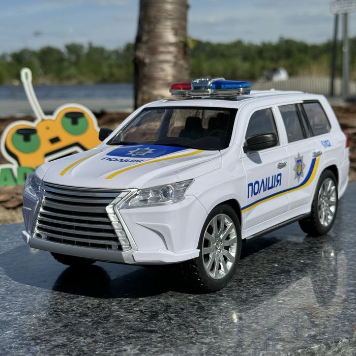 Поліцейська машинка на радіоуправлінні Lexus LX500 32см. Джип поліція