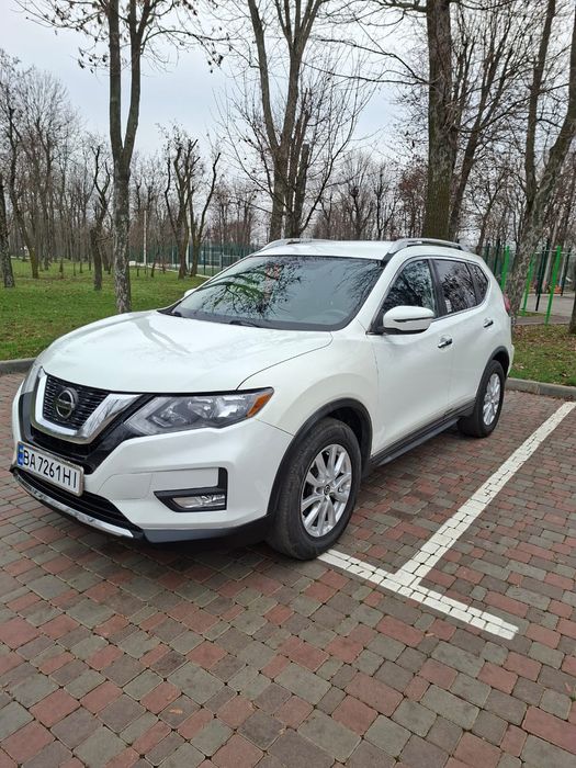 Ніссан рог 2018 року