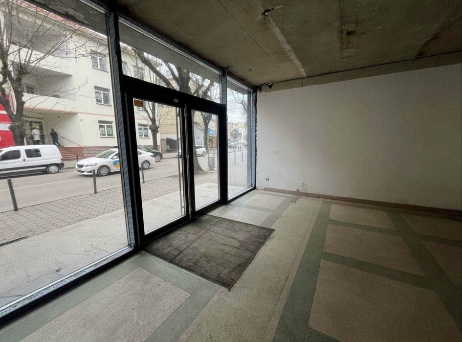 Продаж комерційного приміщення центр 2150 кв.м