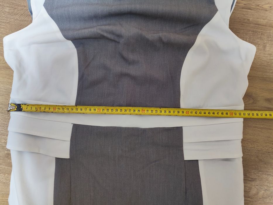 Плаття сіре/біле нове ділове повсякденне