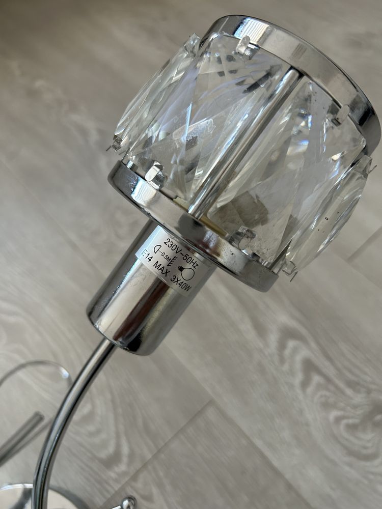 Lampa syfitowa z kliszami z pieknymi kamieniami, styl glamour