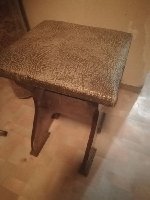 Табурет кухонний