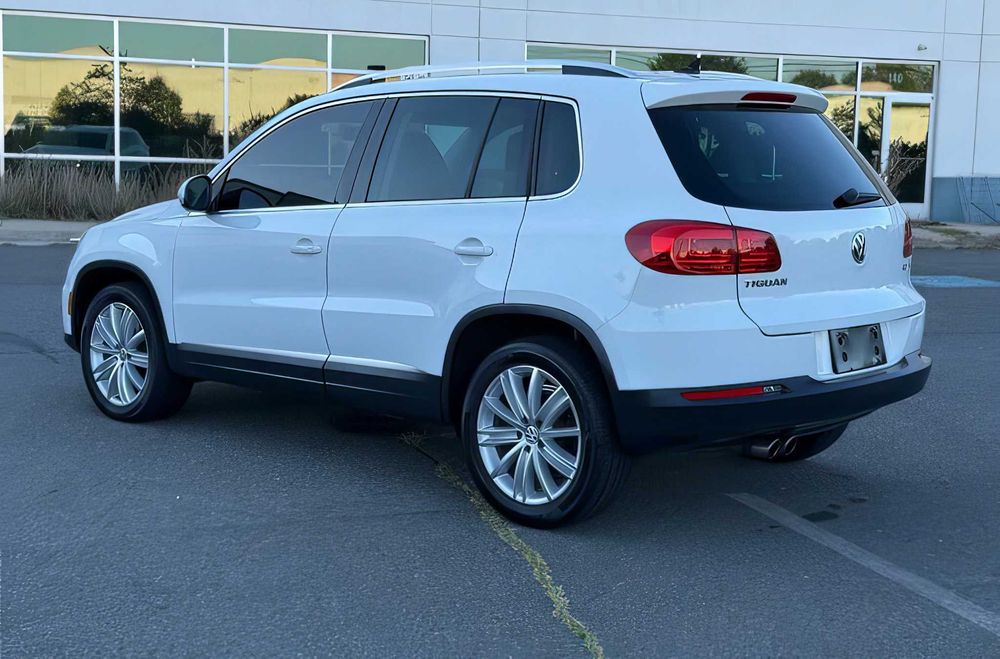 Volkswagen Tiguan      2015