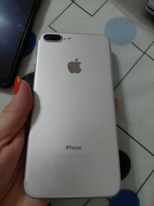 Телефон iPhone 7 plus