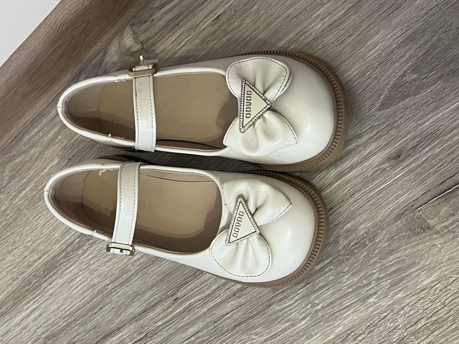 Туфлі для дівчинки