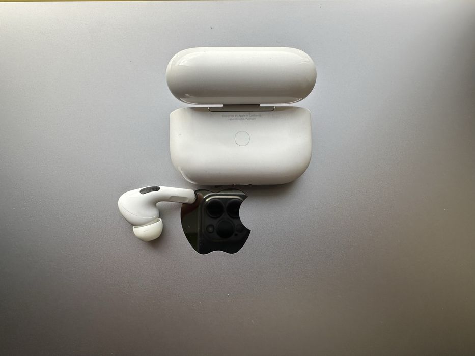 AirPods Pro 1 покоління