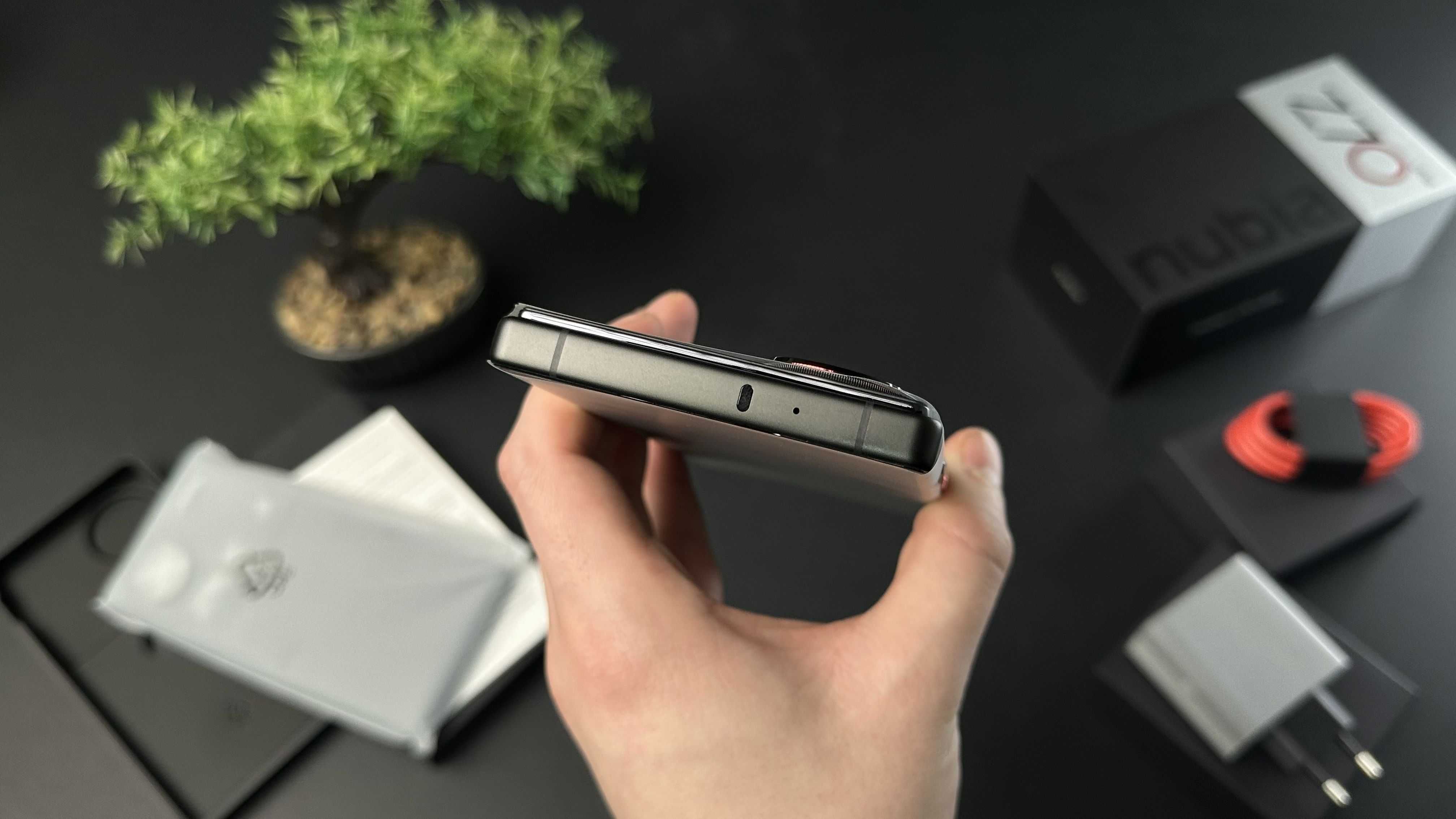NEW ZTE nubia Z70 Ultra 16/512GB Black Гарантія Trade In БЕЗ ПРЕДОПЛАТ