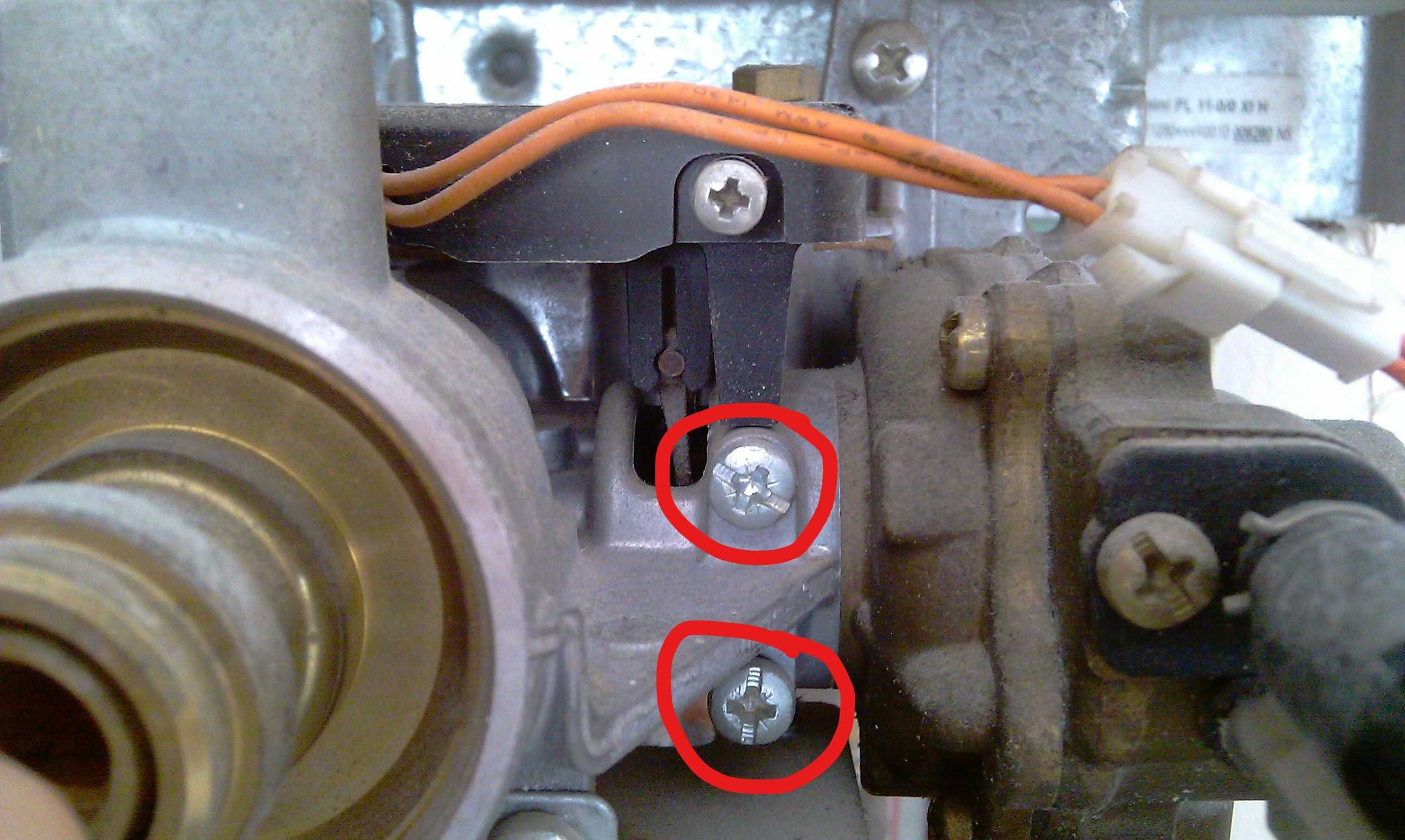 REGENEROWANY VAILLANT atmoMAG pl MINI 11-0/0 XIH - Zespół wodny