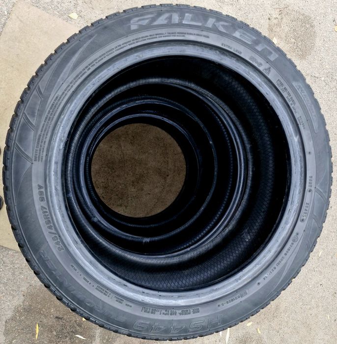 Продам шини Falken HS449 eurowinter 245/45/17