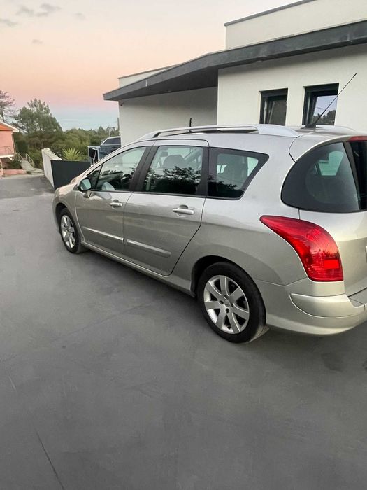 Carrinha Peugeot  308 SW.